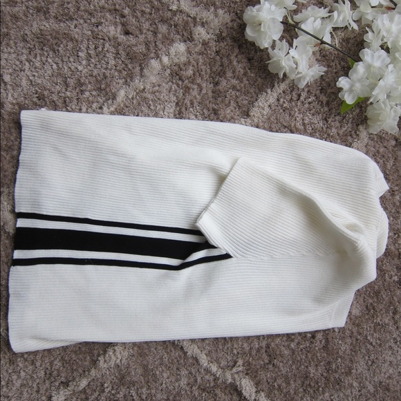 Fashion Nova T-shirt - Picture 5 of 9